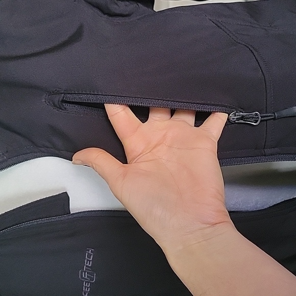 Free Tech Mens Jacket - Picture 6 of 10